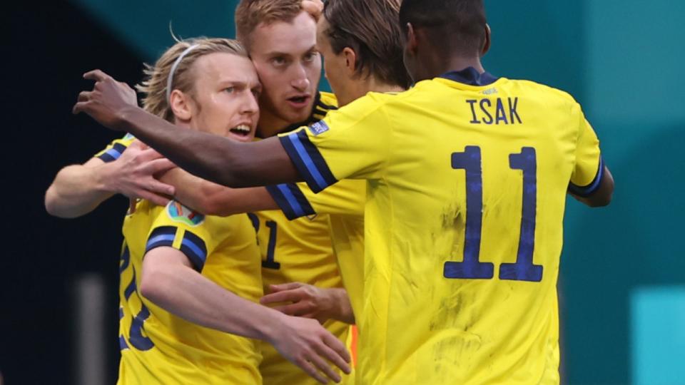 Emil Forsberg (til venstre) har nu scoret tre af Sveriges fire mål ved EM. Foto: Lars Baron/Reuters
