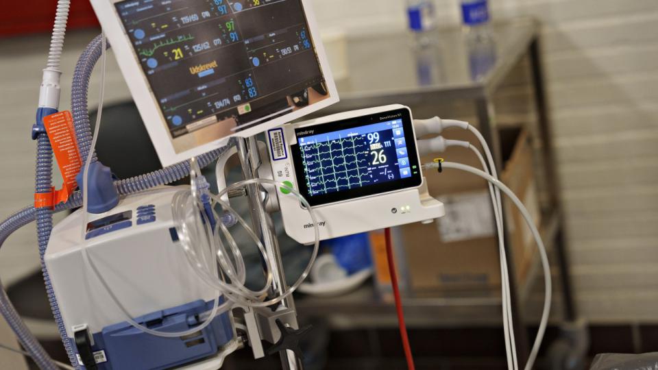 Medicinsk udstyr til for eksempel at overvåge patienters tilstand skal certificeres, inden det kan sælges. I de seneste år har danske virksomheder oplevet, at godkendelsen kan tage lang tid, lyder det fra brancheforening, der glæder sig over oprettelsen af et nyt organ i Danmark. Arkivfoto: Henning Bagger/Ritzau Scanpix
